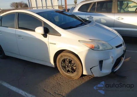 2014 Toyota Prius Three из США, поврежденный, VIN JTDKN3DU3E1757761
